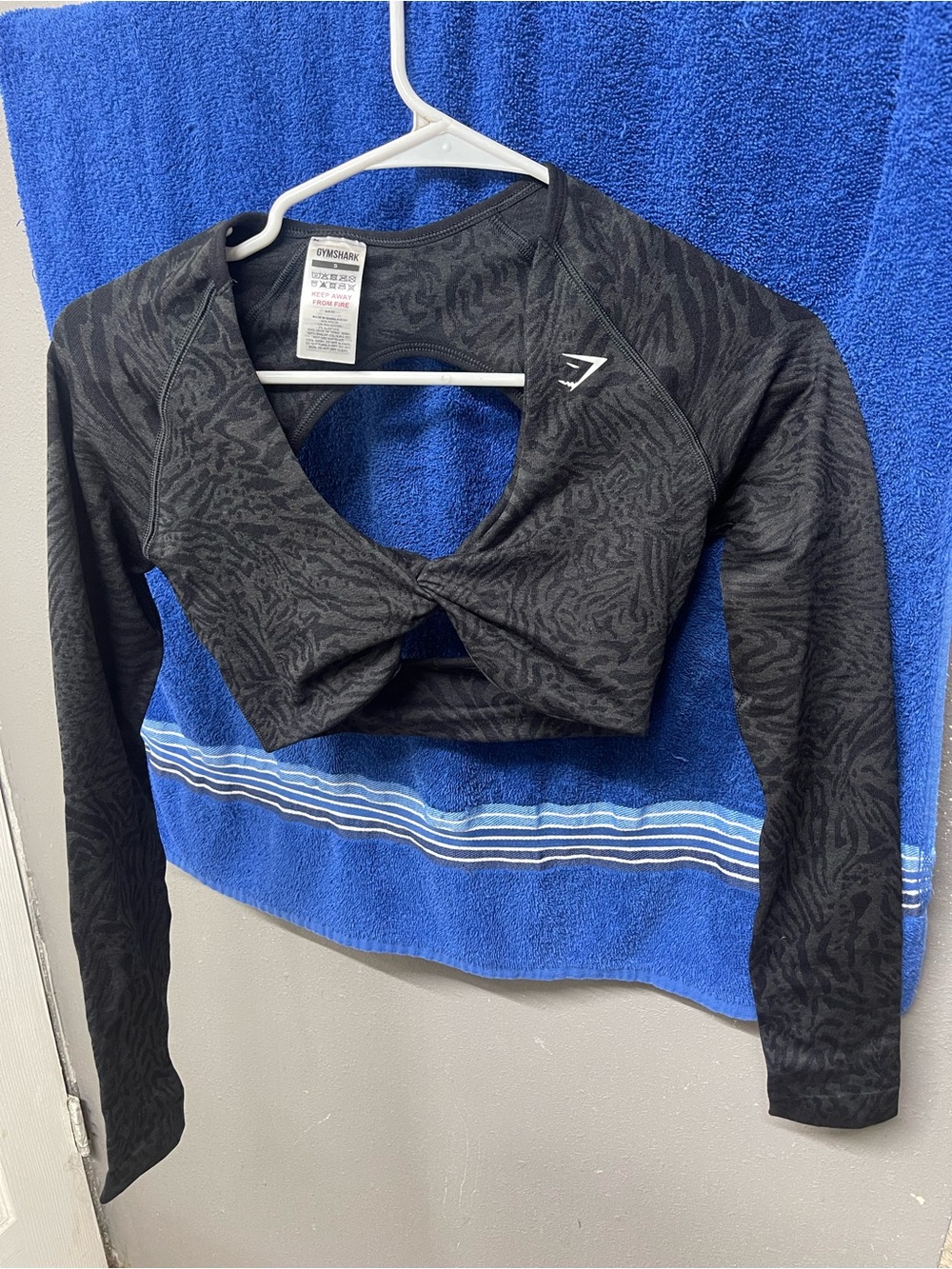 Gymshark Black Twist-Front Long Sleeve Crop Top with Subtle Texture